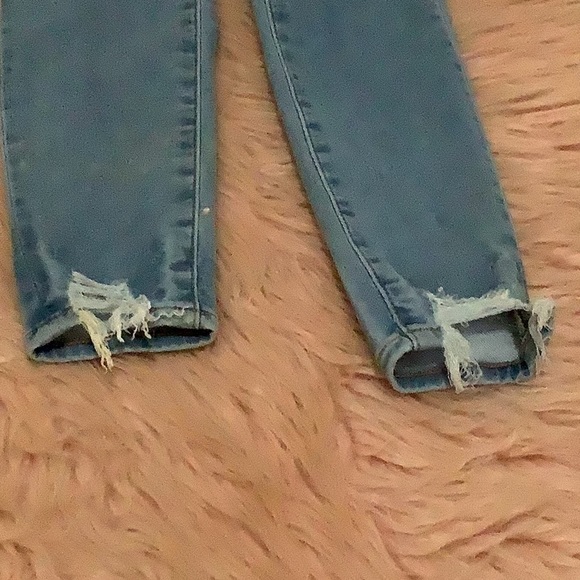 American Eagle jeans💙 - Picture 11 of 11